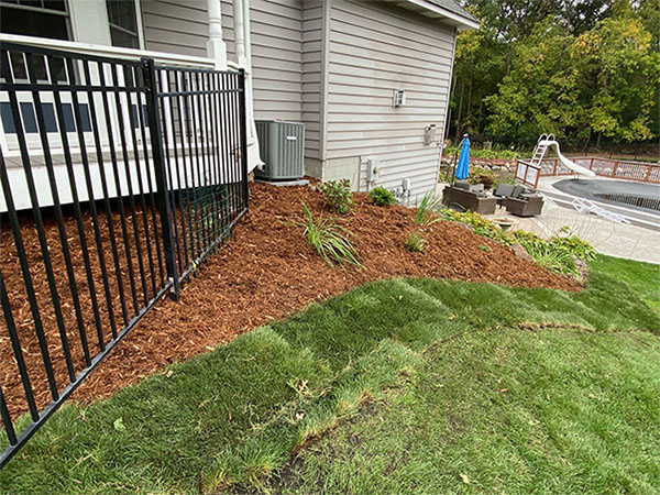Mulch bed on side of home